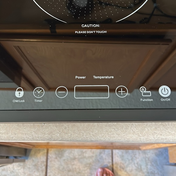 Isiler induction portable electric cooktop - Picture 3 of 8